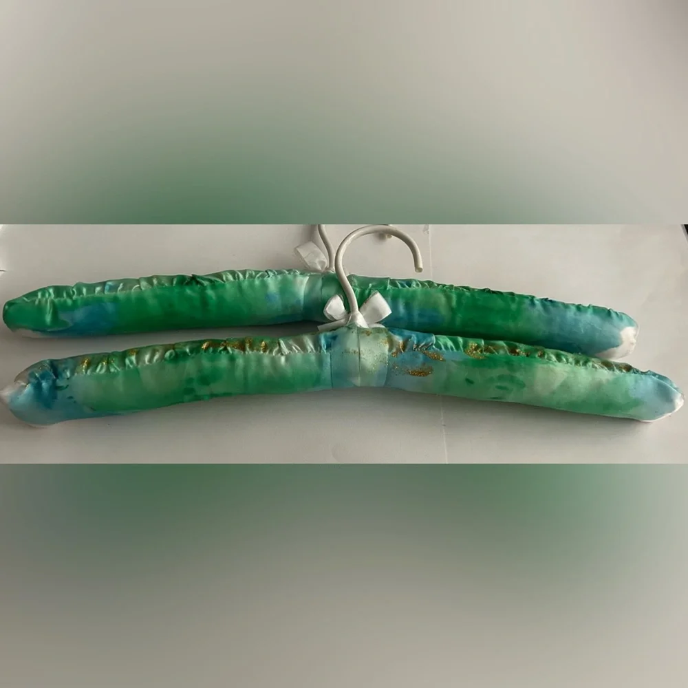 New Two Hangers Bow with Rose Hand Painted by Artist Blue Green made in USA